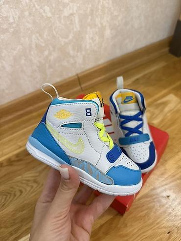 Uşaq dünyası: Nike Jordan original 
В идеальном состоянии 
Размер 22,5
Цена 15 — 4