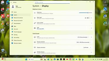 Dell: Dell Precision 3520 15.6" i7-6820HQ/16GB/NVIDIA Quadro M620 — 3