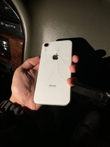 Apple iPhone: IPhone Xr, Б/у, 128 ГБ, Белый, 79 %