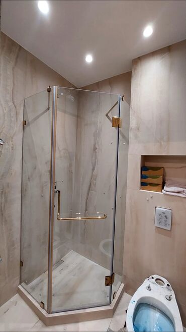 Duş kabinaları, arakəsmələr: Yeni Arakəsmə, Künc üçün, Pulsuz çatdırılma — 11