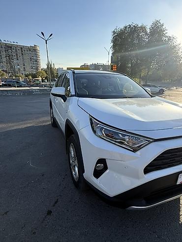 клим: Toyota RAV4: 2021 г., 2.5 л, Вариатор, Гибрид, Кроссовер — 3