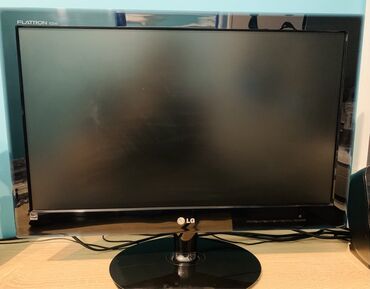 komputer monitor: LG 22 inch monitor satılır Model: Flatron E2240T-PNT Məhsul birinci