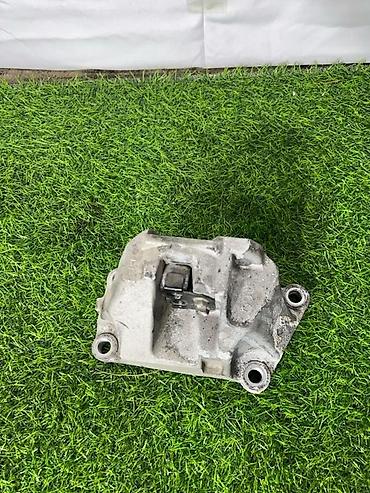 oem: Кронштейн двигателя Hyundai/KIA - ОЕМ номер: 452183B280 (на детали — 2