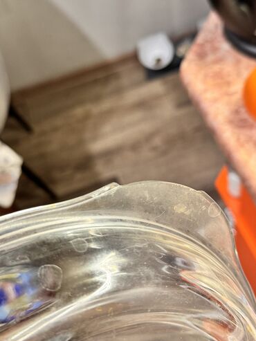 Наборы посуды: Продаю: 1. Сковорода-вок чугунная -1500(идеальное состояние) 2 — 18