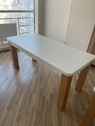 Masalar: 1 ədəddir. Ofisdə istifadə olunub.2-si uzun: dərinlik 60sm,hündürlük — 1