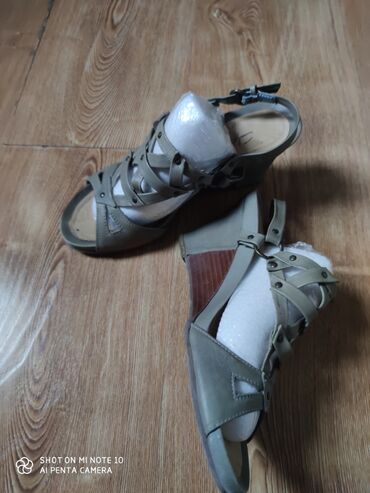 лоро пиано обувь мужская бишкек: Босоножки, 37, Clarks, Б/у, Самовывоз