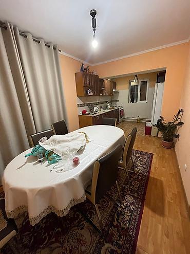 Продажа коттеджей и домов: 🏡 *Продается дом в Золотом Квадрате!* 📍 Ул. Айдаралиева 8 (между — 21