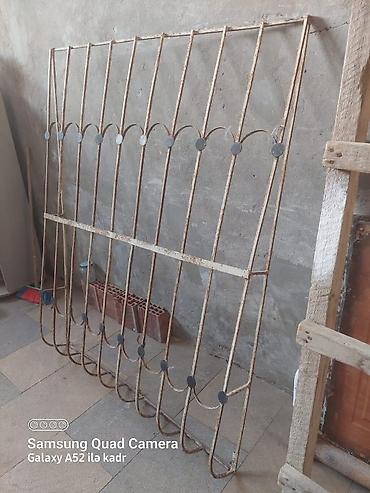 balkon ucun: Dəmir pəncərə barmaqlığı Hundurluyu 1.56 sm. En 1.21 sm. - — 1