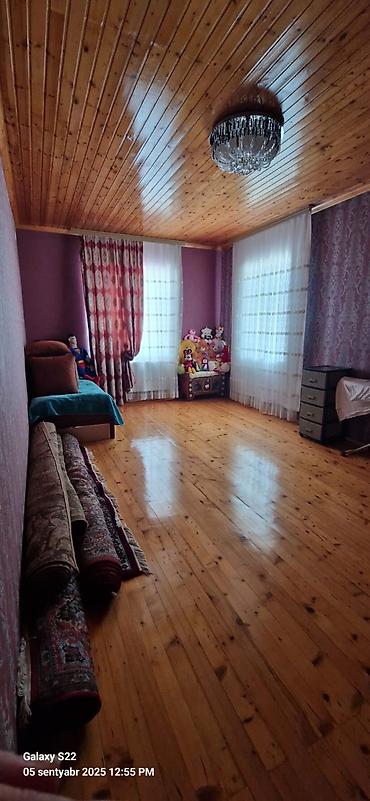 Həyət evləri və villaların satışı: Satılır: həyət evi və əlavə tikili - İki mərtəbəli ağ rəngli həyət — 26