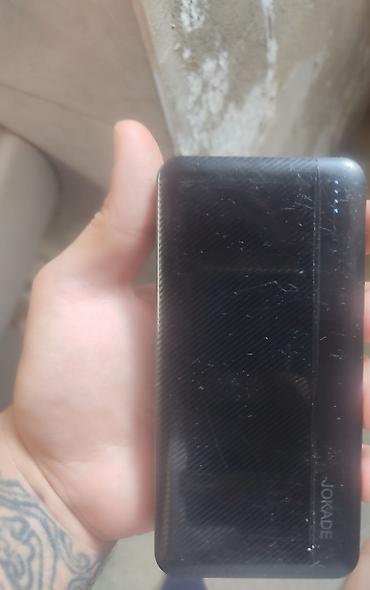 200 manatliq plansetler: 20 min vatlıq powerbank. Az işlənib. Problemi yoxdur. Qiymət sondu — 1