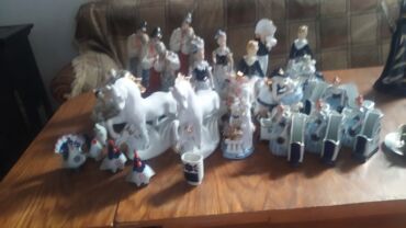 at sampunu qiymeti: Продаются статуэтки. Российские и импортные. Цена договорная