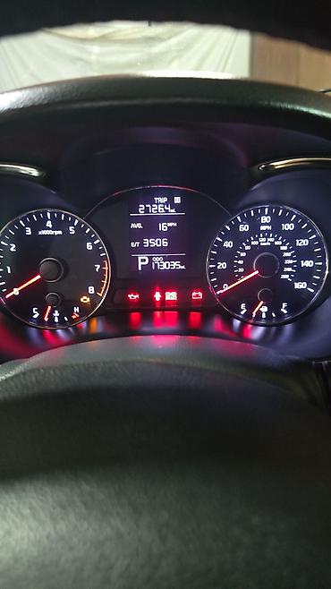 skoda rapid: Kia Forte sedan - Kuzov: 4 qapılı sedan, qara rəng - Mühərrik və — 3
