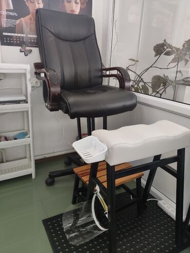салон маникюра: Педикюрные кресла