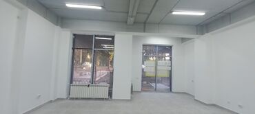 Офисы: Продаю Офис 131 м², С ремонтом, Без мебели, Многоэтажное здание, 1 этаж — 8