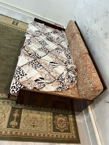 кровати полуторки: Двуспальная кровать, С матрасом, длина - 190 см