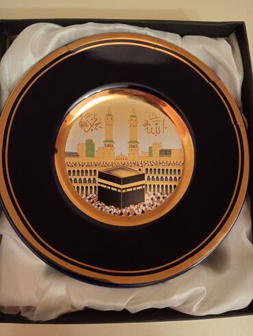 Digər ev dekoru: Yenidir. Dini çaşqa və nəlbəki. Heç bir yerində qırıq yoxdur.Qızılı -da lalafo.az — 2 Digər ev dekoru: Yenidir. Dini çaşqa və nəlbəki. Heç bir yerində qırıq yoxdur.Qızılı — 2