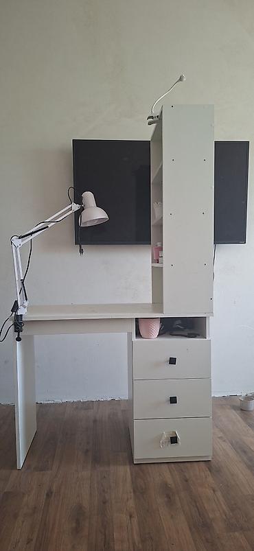 masaüstü ofis seti: Ağ rəngli iş masası – çəkiləbilən lampalı - Rəng: ağ, minimalist — 3