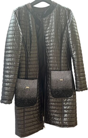hicablı geyim: Palto, One size, rəng - Qara