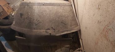 мазда 3 цена в Кыргызстан | Автозапчасти: Крышка багажника на Мазду Демио 2002 год. Стекло целое. Был не большой