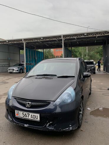 Honda: Honda Fit: 2005 г., 1.3 л, Автомат, Бензин, Седан