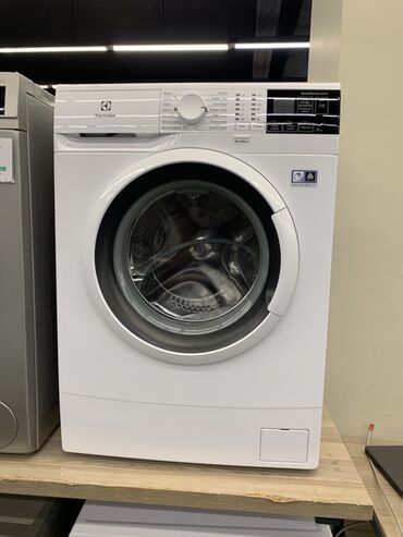 Şəxsi qulluq: Paltaryuyan maşın Electrolux, 6 kq, İşlənmiş, Avtomat, Qurutma var, Kredit yoxdur, Ünvandan götürmə