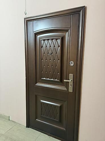 qapi: Möhkəm giriş qapısı - Material: metal korpus, dekorativ taxta — 1