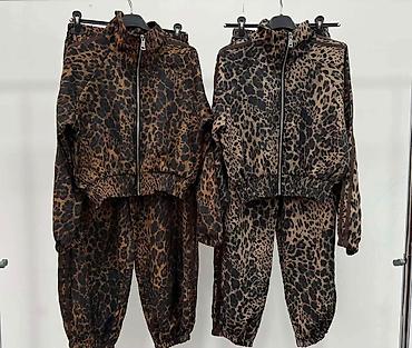 tedy duks: 08. Komplet trenerka
Animal print
4.000 dinara H — 4