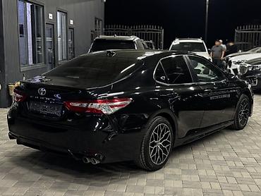 corolla 2016: Toyota Camry: 2019 г., Седан — 2