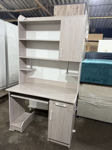 Компьютерные столы: Компьютерный стол, Новый, С полками — 4