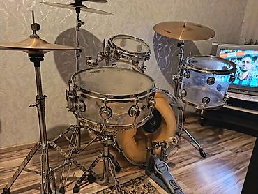zerb aleti: Akustik zərb alətləri dəsti – akril tomlarla Tərkib: - Bass drum — 1