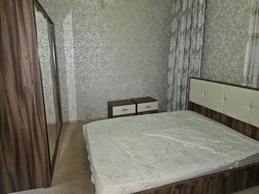 продам кровать двуспальную бу: Yataq otağı dəsti
Matrasi yoxdur
Nizami metrosu tərəfdədir