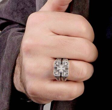 клатч мужские: Мужское кольцо, размер 22.
Материал: бижютерный сплав