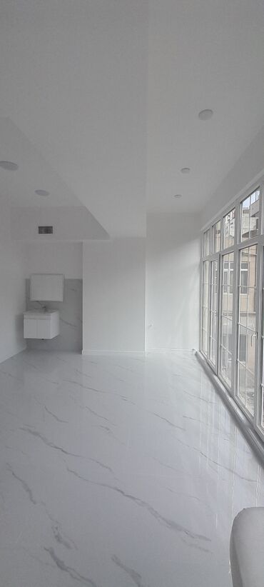 Digər kommersiya daşınmaz əmlakı: Qara Qarayev metrosu yaxınlığında Klinika icarəyə verilir./SATMAQ DA — 22