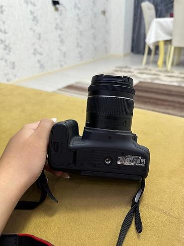 Fotokameralar: EOS 800D EF-S 18-55 IS STM Fotoaparat 650 azn-ə satılır.Demək olar — 11