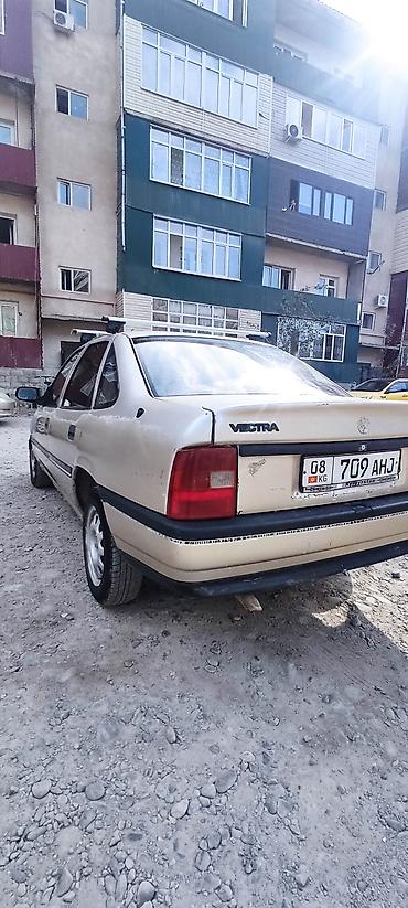 Унаа сатуу: Opel Vectra: 1992 г., 1.8 л, Кол менен иштөөчү, Бензин, Седан — 3