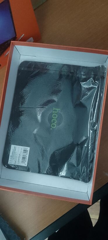 Digər planşetlər: Umiio S10 planşet – klaviatura və siçan ilə Xüsusiyyətlər: - Model — 4