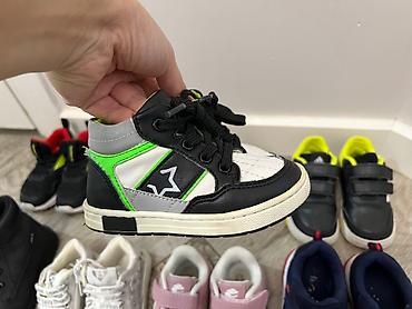 Детская обувь: Продаю!!! Детская обувь, б/у, но очень качественная и дорогая обувь ( — 6