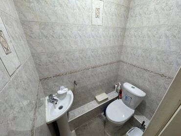 6 микрорайон квартира: 3 комнаты, 82 м², 106 серия, 1 этаж, Евроремонт