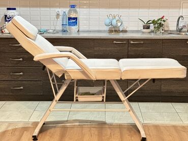 резиновые банки для массажа: Б/У Удобная косметологическая кушетка белего цвета, предназначенная