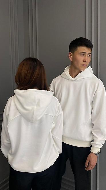 Толстовки, худи: Универсальное худи унисекс - Базовый крой без лишних деталей at lalafo.kg — 1 Толстовки, худи: Универсальное худи унисекс - Базовый крой без лишних деталей — 1