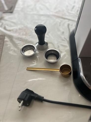 süd seperatoru: Qəhvə maşını Delonghi, Yarımavtomat, Yeni — 2