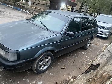 универса: Volkswagen Passat: 1992 г., 1.8 л, Универсал — 4