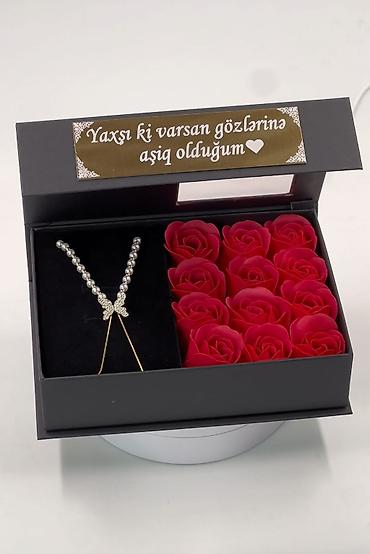 munasibət: Hədiyyə qutusu – zərif boyunbağı və qızılgül kompozisiyası - Qara — 1
