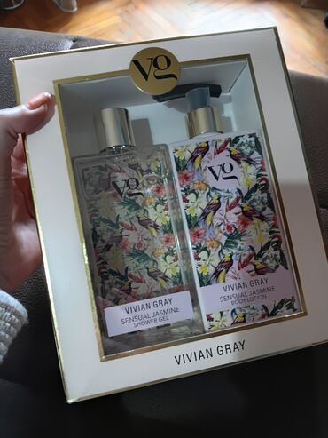 Šminka: Set kozmetike – više brendova Sadržaj: - Vivian Gray poklon set — 2