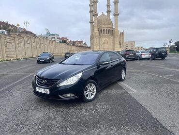 hunday sonata: Hyundai Sonata: 2.4 l | 2010 il Sedan