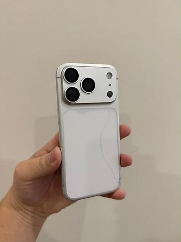 IPhone 17 Pro, Б/у, 256 ГБ, Белый, Зарядное устройство, Защитное стекло, Чехол, 92 %