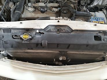 lexus rx300 запчасти: Lexsuz RX 300.330.350 Avtomobilin ön hissəsində radiatorun üstünü — 4