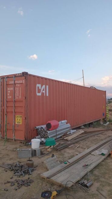 железный контейнер: Продается контейнер! 40 тонн Адрес Чолпон - Ата; Долинка Состояние