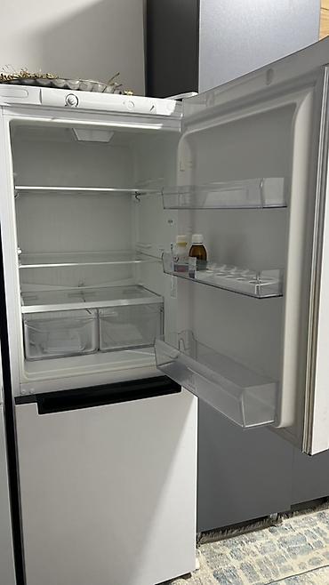 Холодильники: Холодильник Indesit, Б/у, Двухкамерный, 170 * — 2