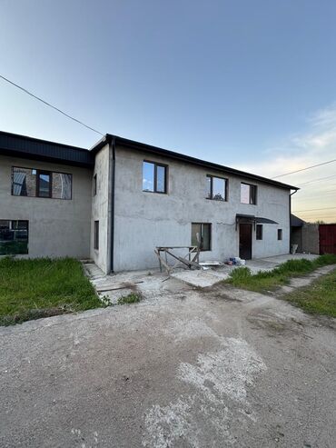 дома в нарыне: Дом, 300 м², 6 комнат, Собственник, Косметический ремонт
